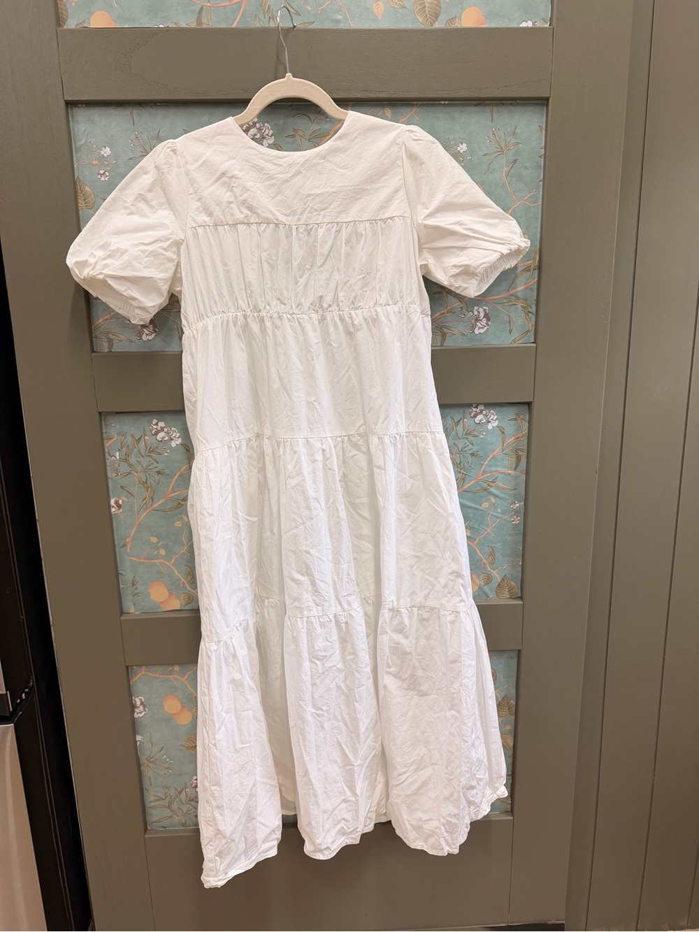 Mod Ref White Tiered Puff Sleeve Midi Dress